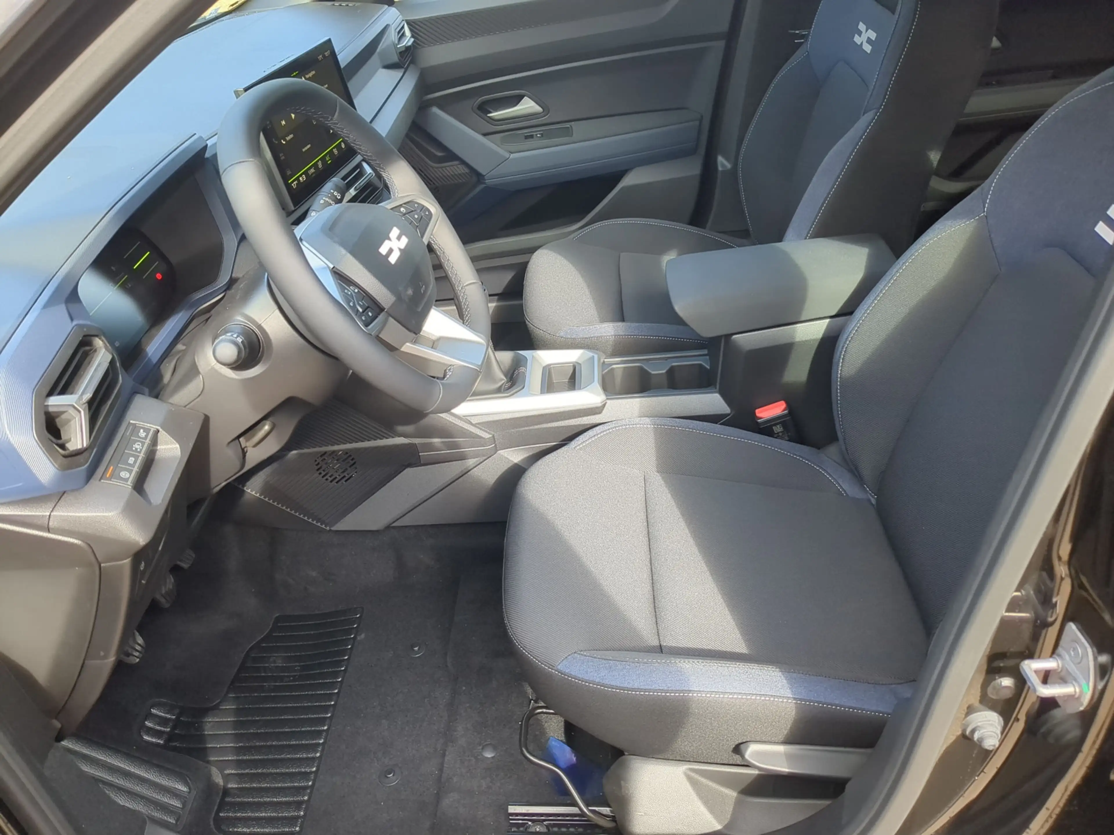 Dacia Bigster TCe 140 Expression LKHZ+Navi+SHZ+RFK — photo 5