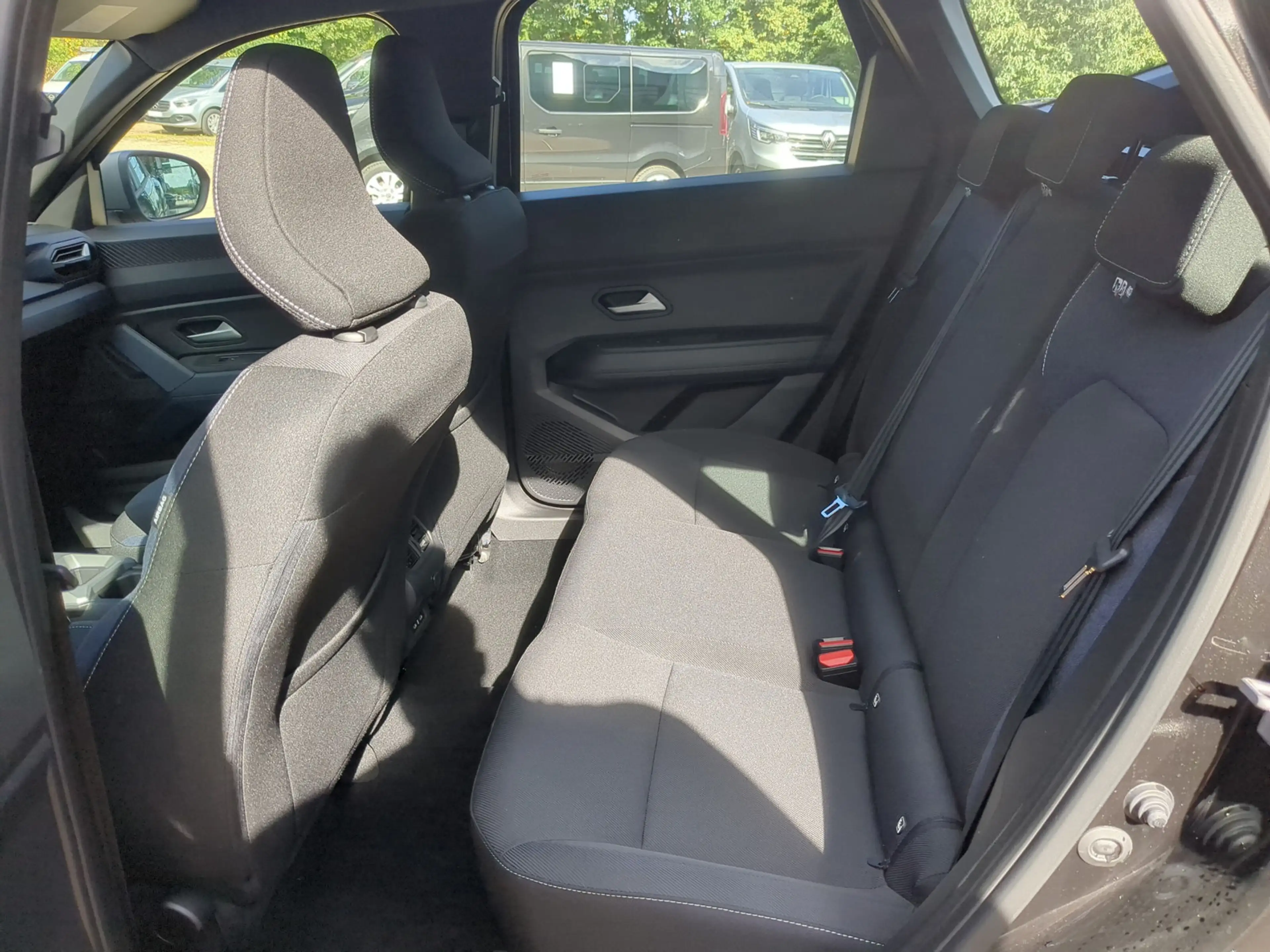 Dacia Bigster TCe 140 Expression LKHZ+Navi+SHZ+RFK — photo 10