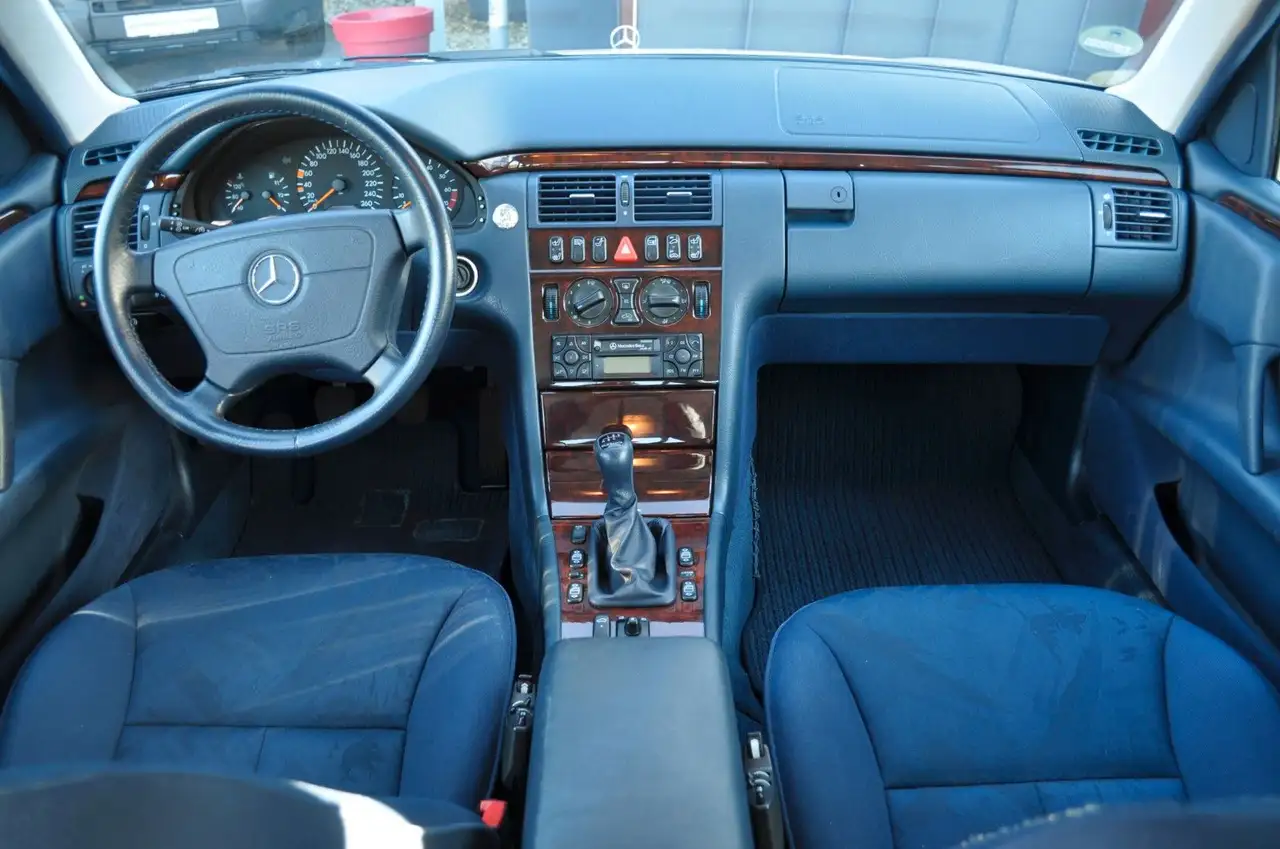 Mercedes-Benz E 280 Elegance "1. Hand + Deutsches Fahrzeug", foto 9