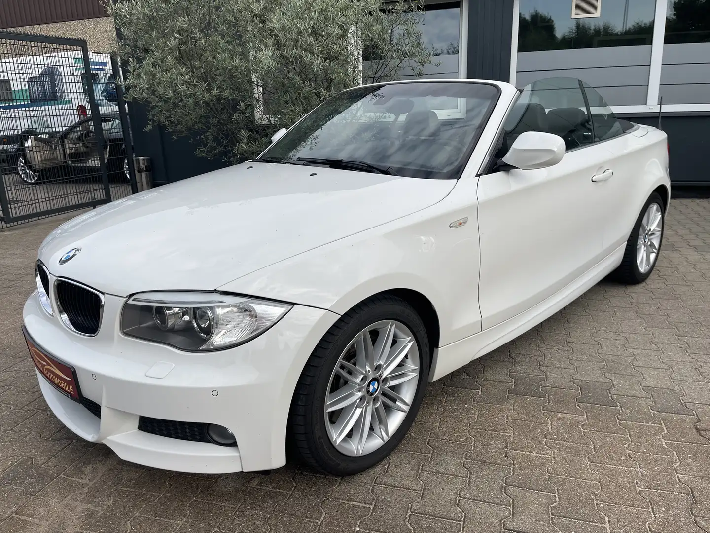 BMW 123 d Cabrio Sport-Paket M / M-Technic Weiss Leder Top Wit - 1