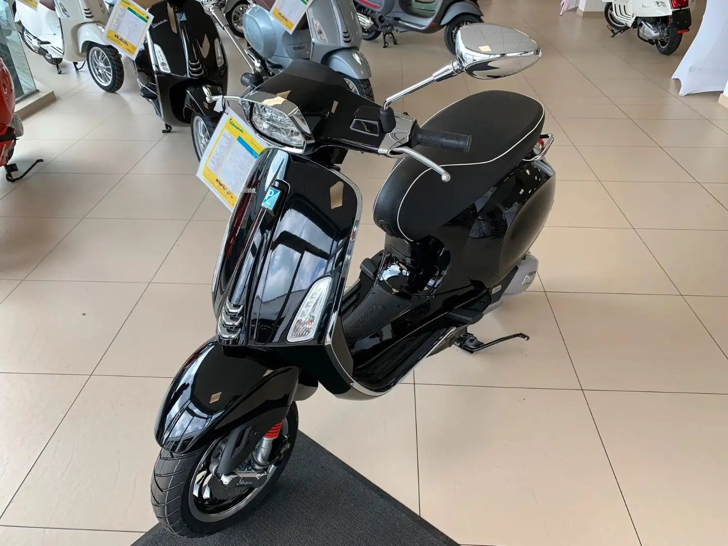 Vespa Sprint 125 4T E5 ABS NEU Black - 1