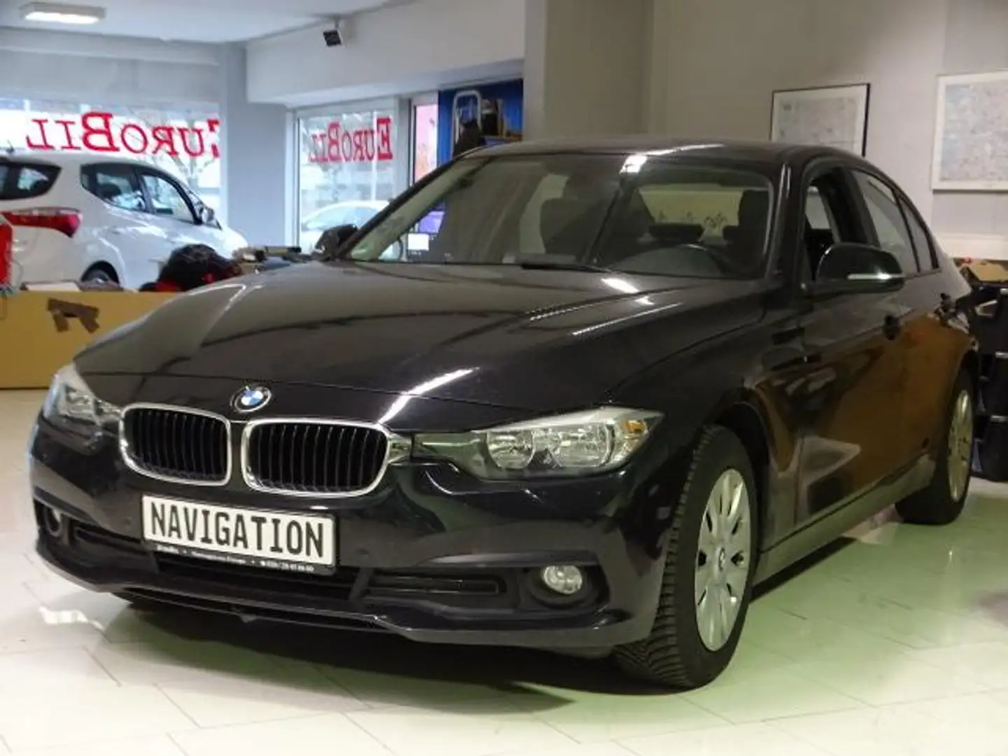 BMW 318 318i // ECC+LED+Navi+NSW+PDC+SiHzg 100 kW (136 ... Noir - 1