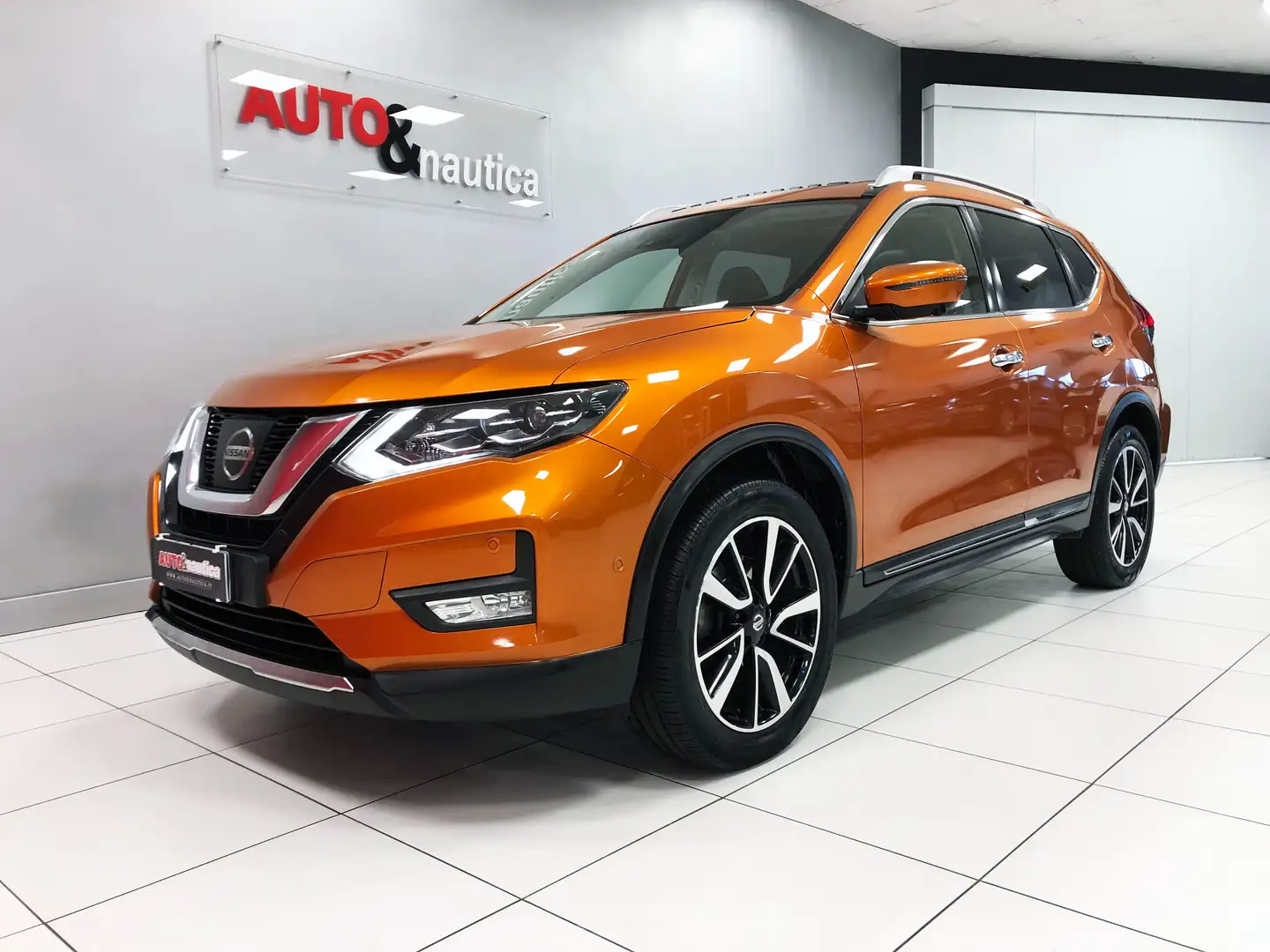 Nissan X-Trail 2.0 DCI N-CONNECTA 4WD XTRONIC Arancione - 1