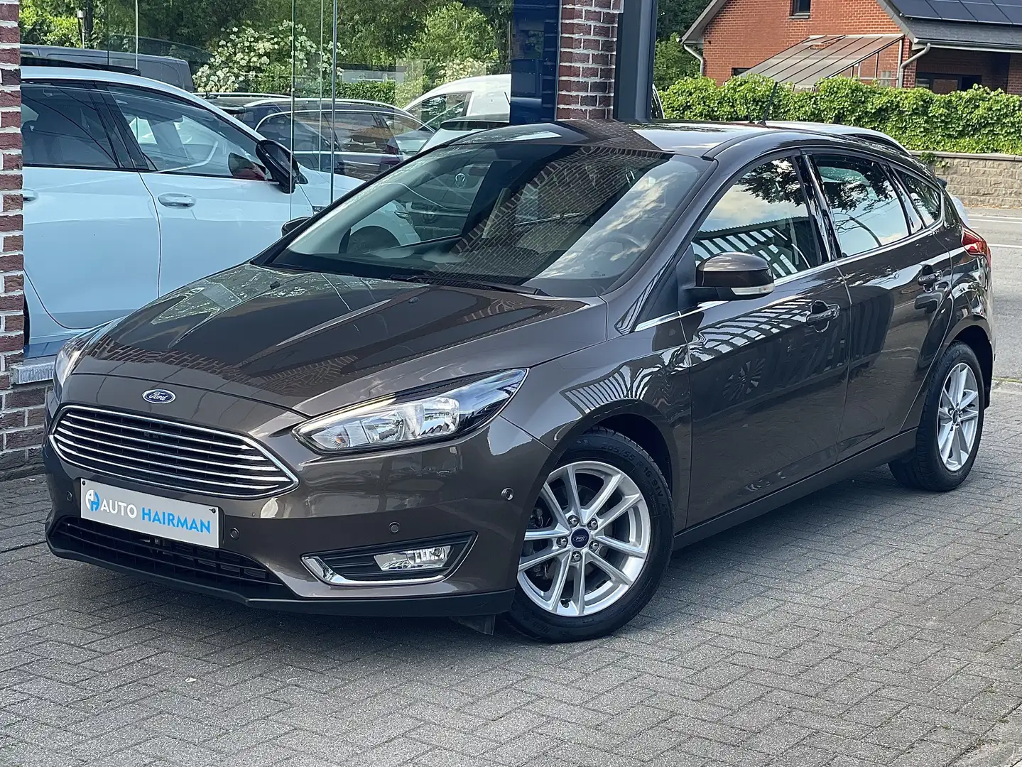 Ford Focus 1.5 TDCi Titanium PowerShift Brun - 1