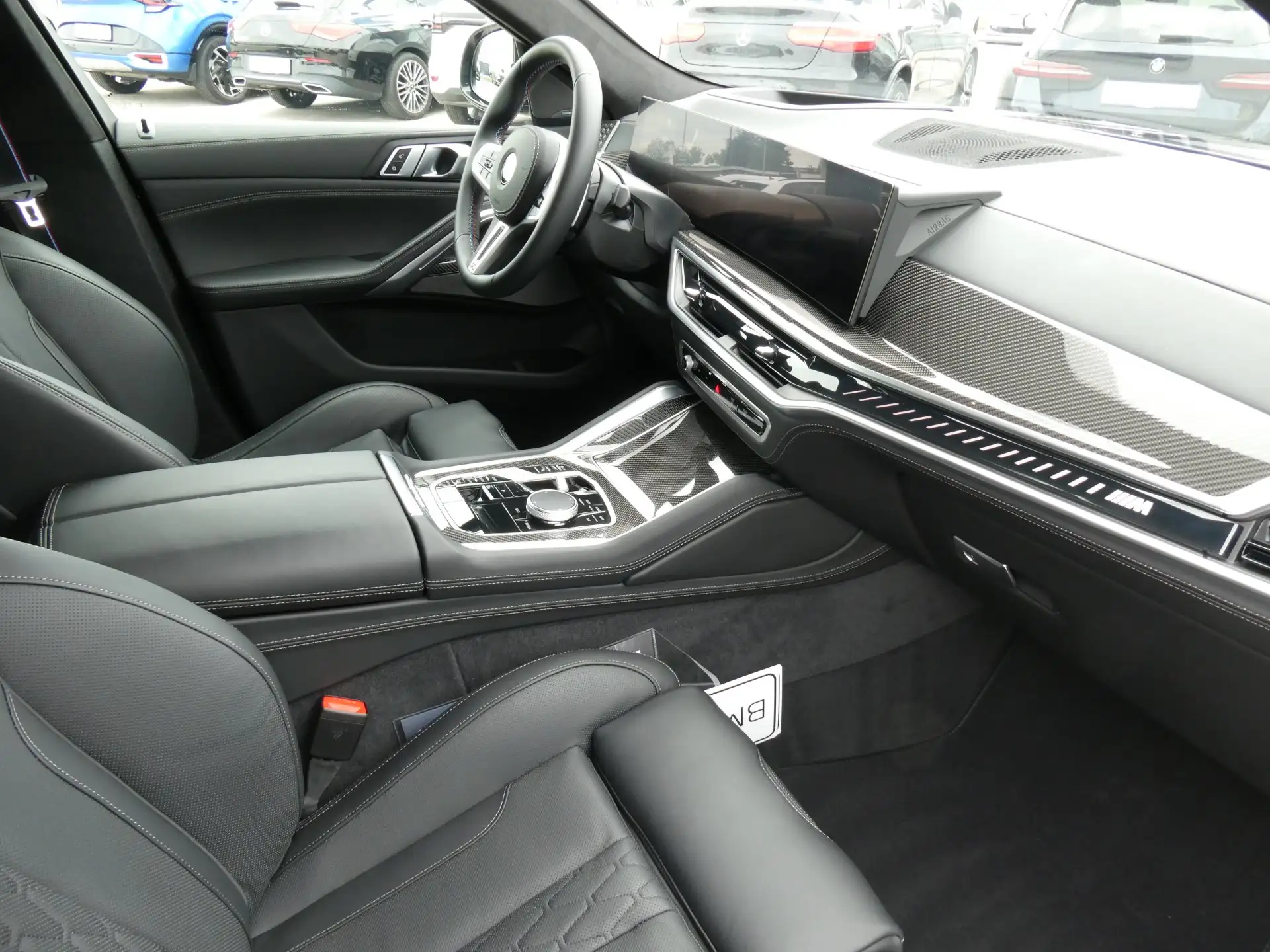 BMW X6 M60i 2024 검정 사진 6