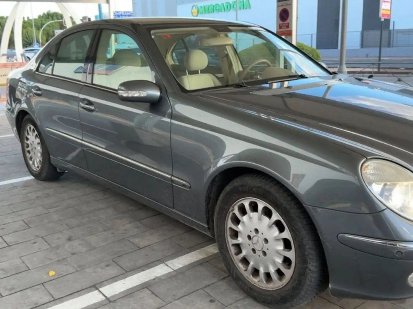 Mercedes-Benz E 320 CDI Gris - 2