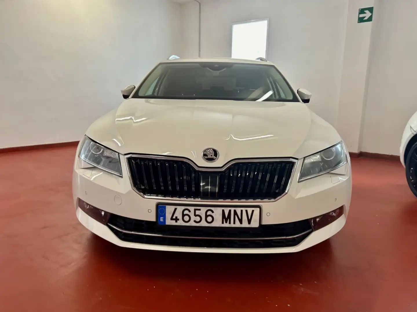 Skoda Superb Combi 2.0 TSI Elegance DSG Blanc - 2