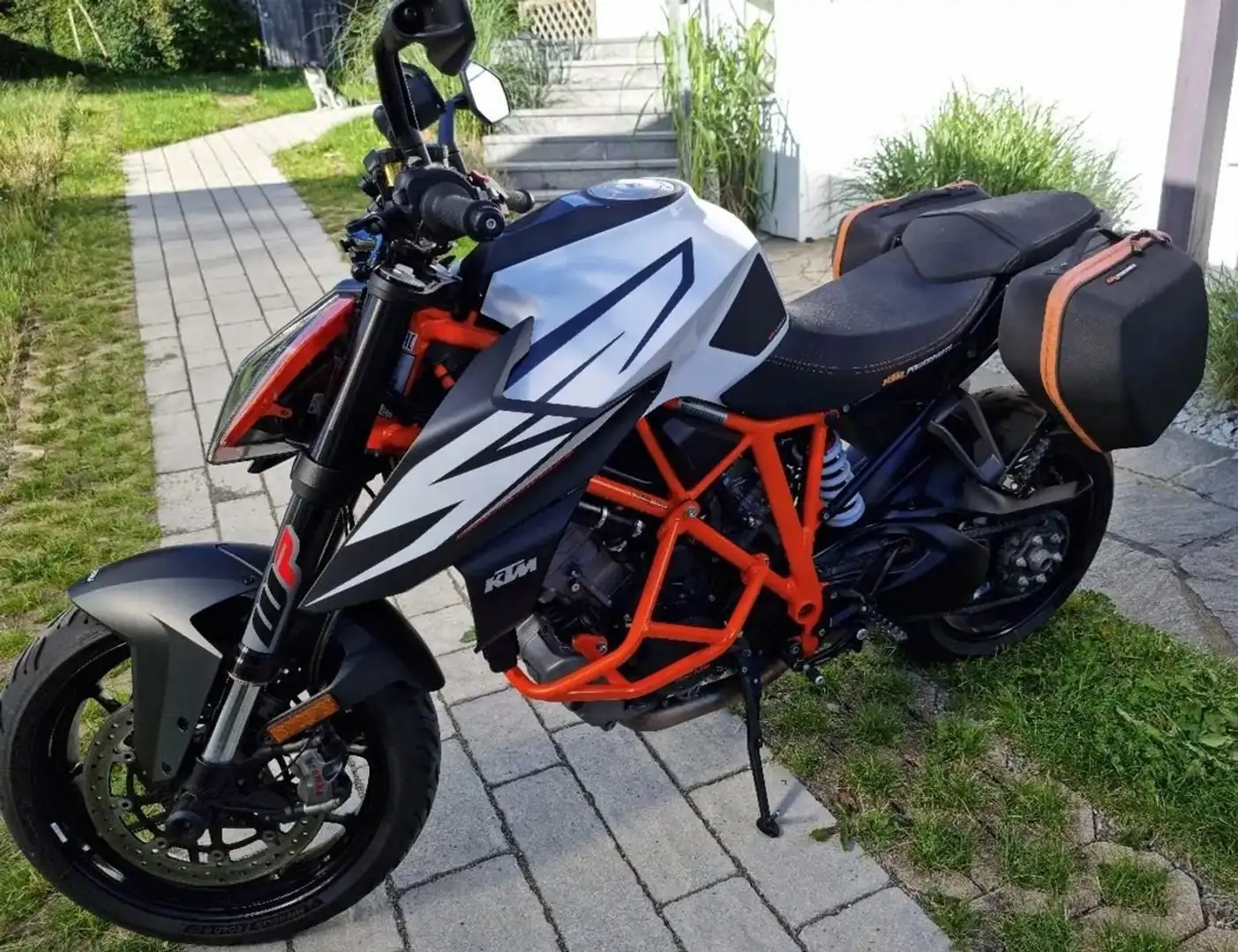 KTM 1290 Super Duke R Wit - 1