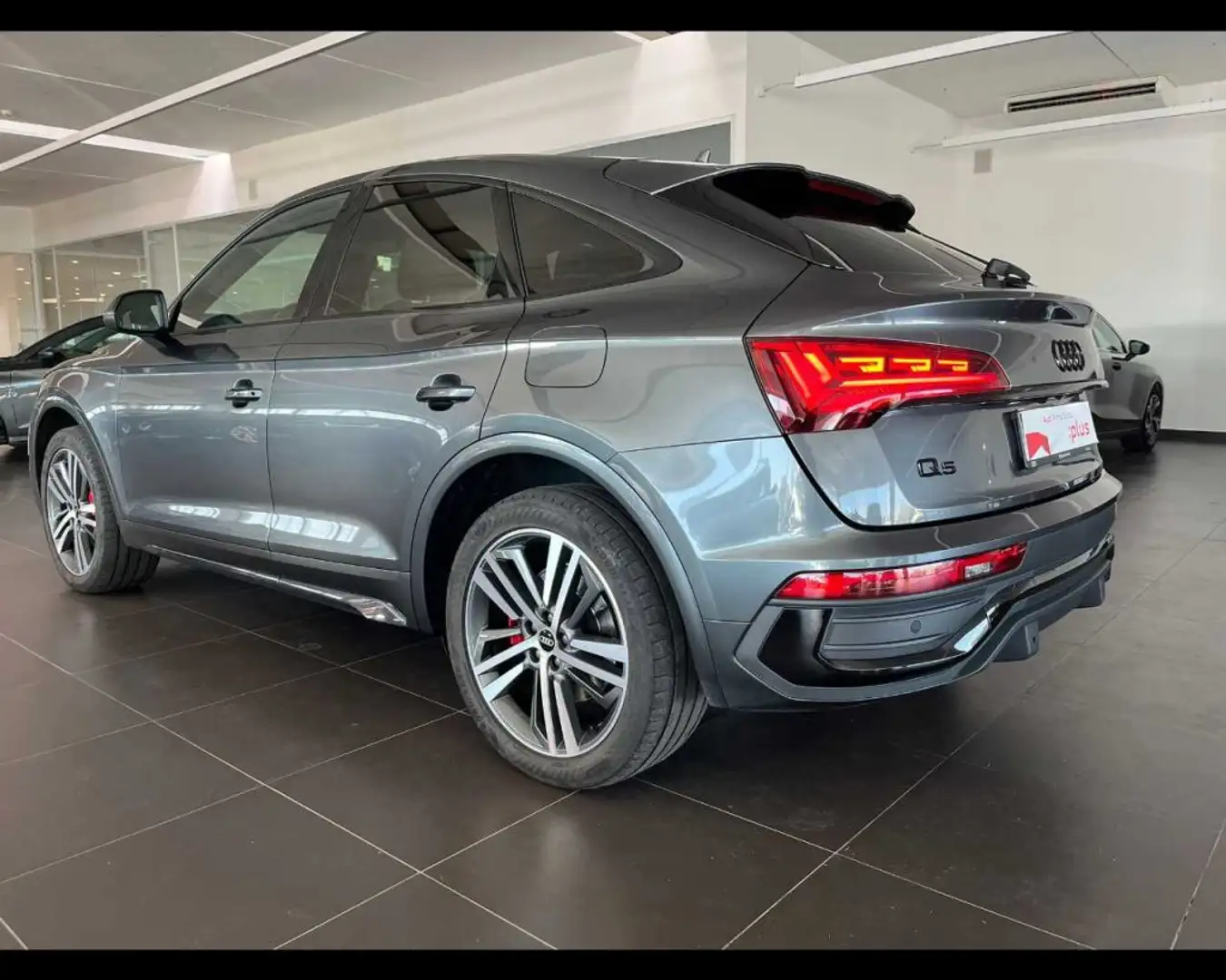 Audi Q5 I Sportback 2021  Sportback 55 2.0 tfsi e S line Grau - 2