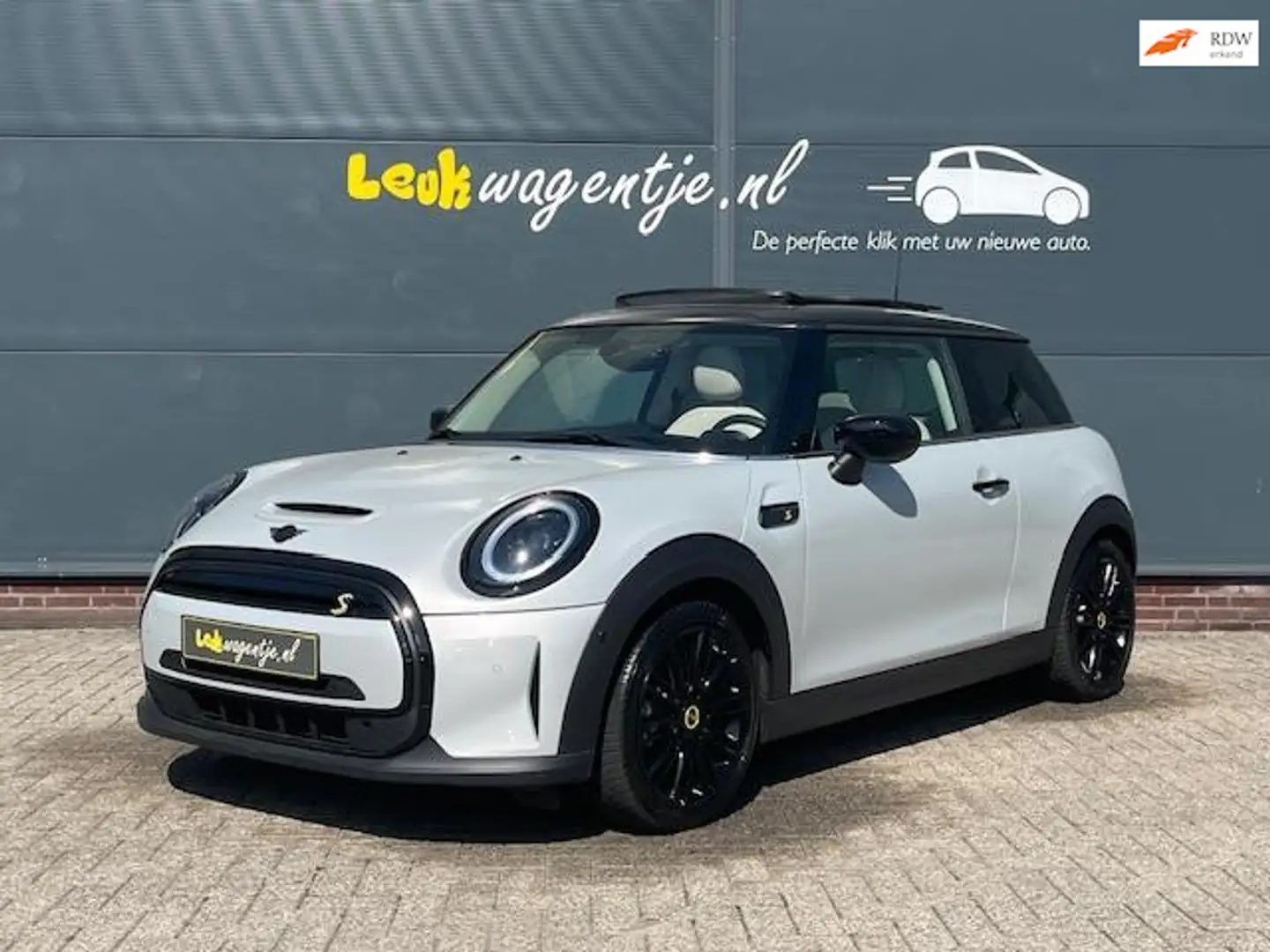 MINI Mini Electric 33 kWh Collection *panorama *leder * Zilver - 1