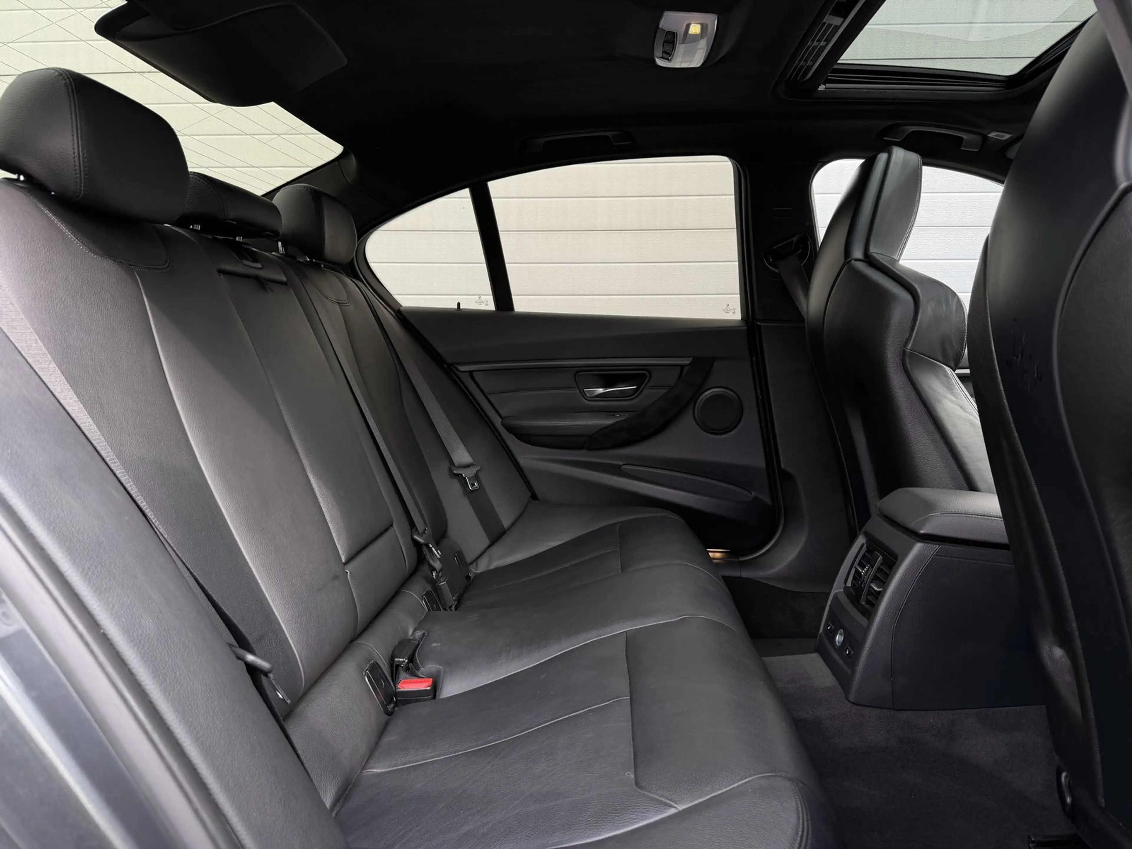 BMW 328 xDrive M-Performance/LED/M3-Memory/Navi/SHZ — photo 13