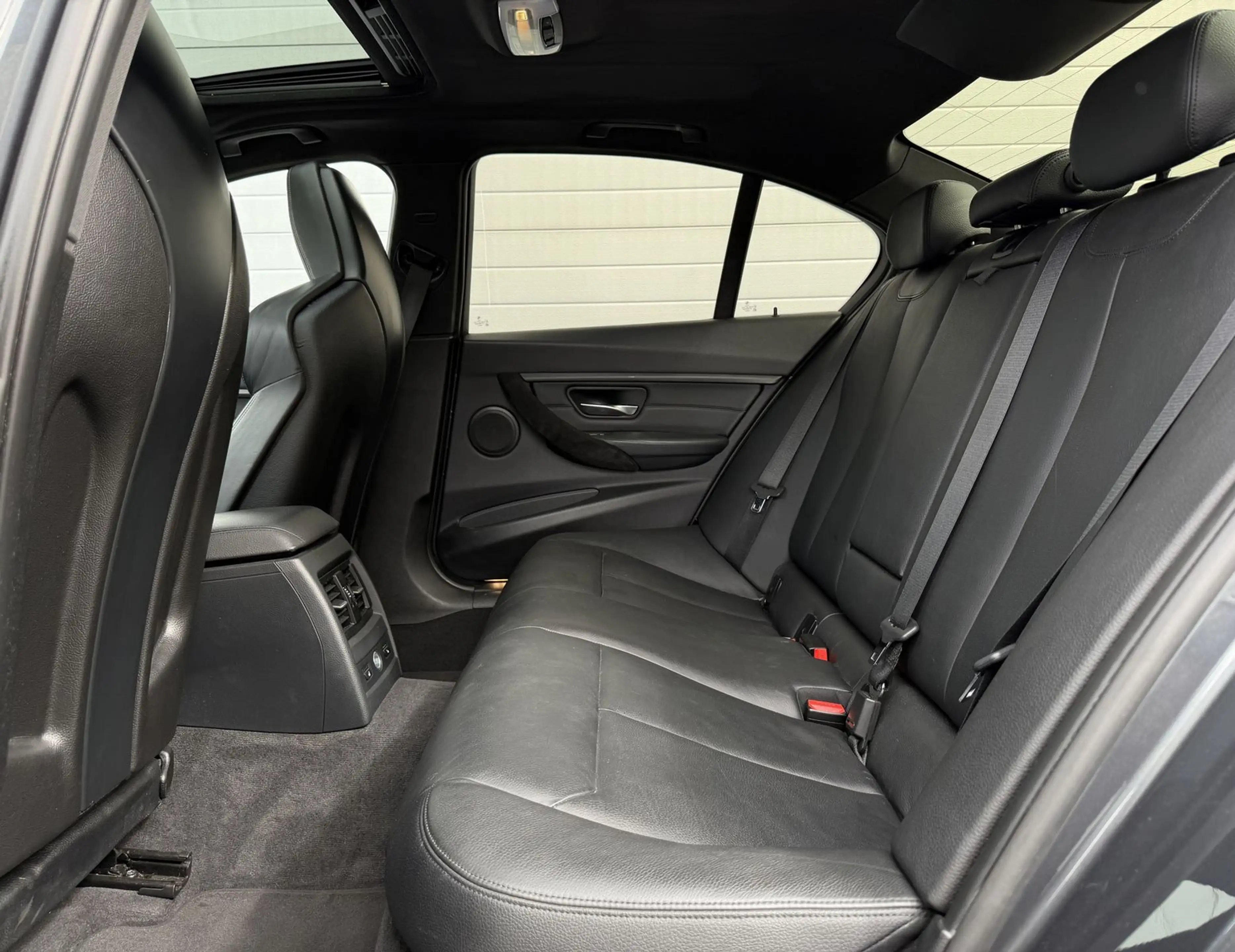 BMW 328 xDrive M-Performance/LED/M3-Memory/Navi/SHZ — photo 11