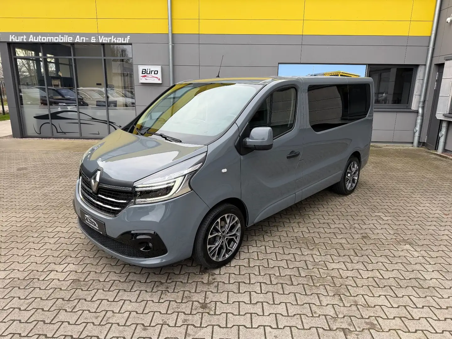 Renault Trafic Kasten L1H1 Komfort/AHK/KAMERA/TEMPOM/7SI Grau - 1