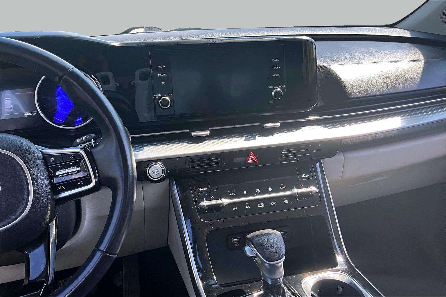 2023 Kia Carnival Plus — снимка 1
