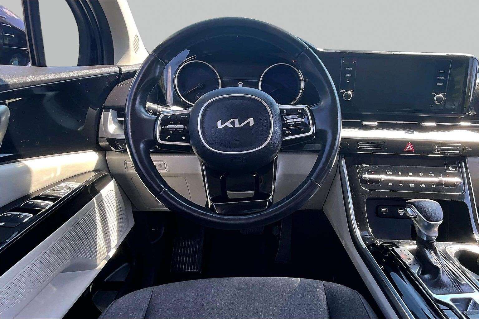 2023 Kia Carnival Plus — снимка 1