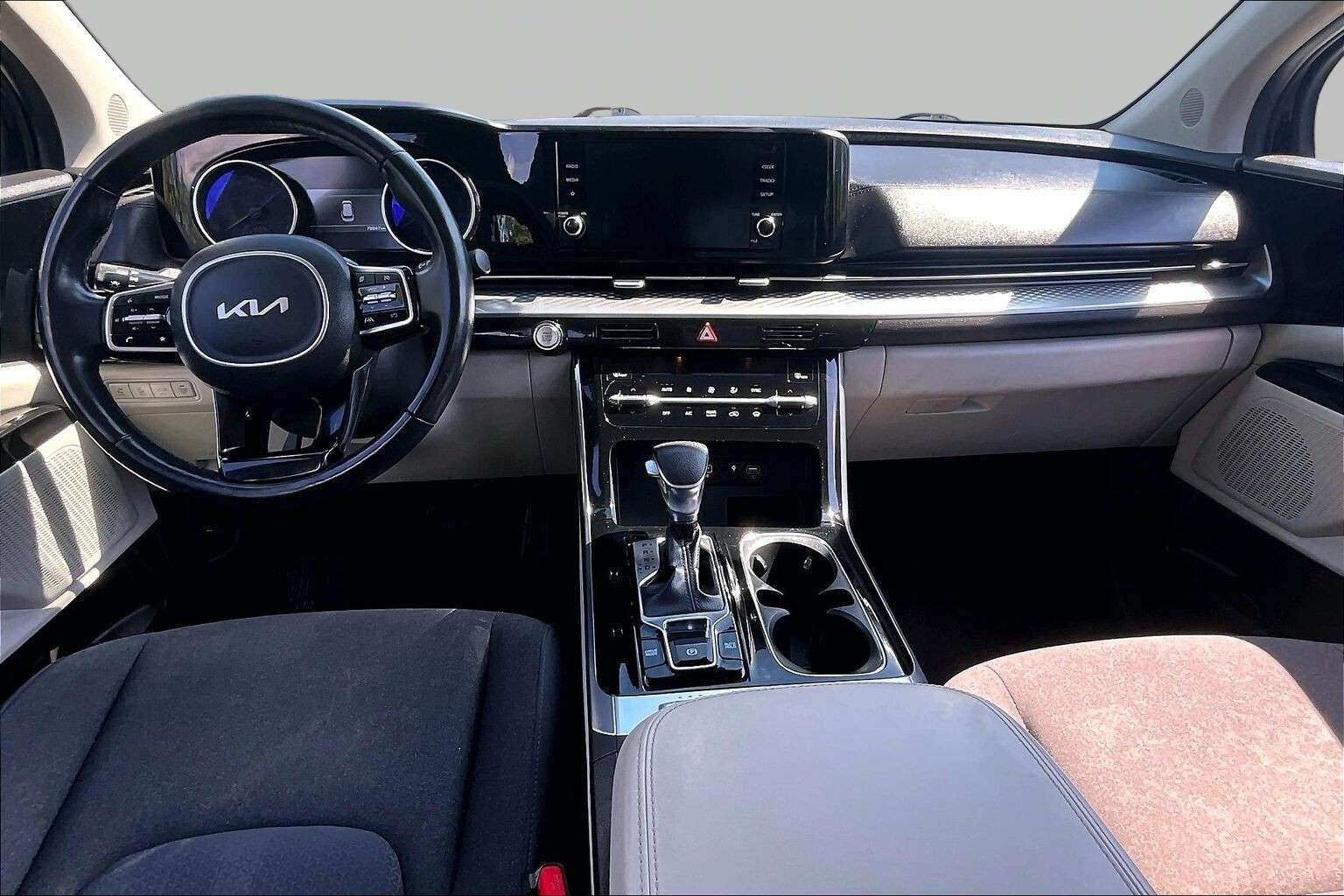 2023 Kia Carnival Plus — снимка 1