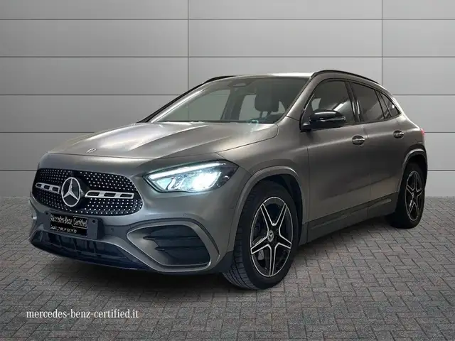 Mercedes-Benz GLA 220