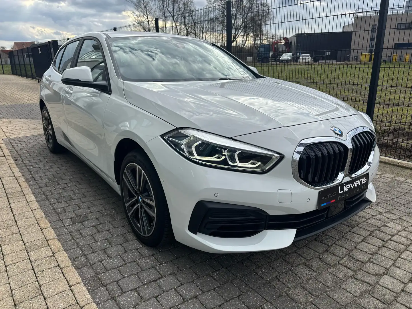 BMW 118 i Advanatge - Camera Stoel+stuur verwarming LED Wit - 2