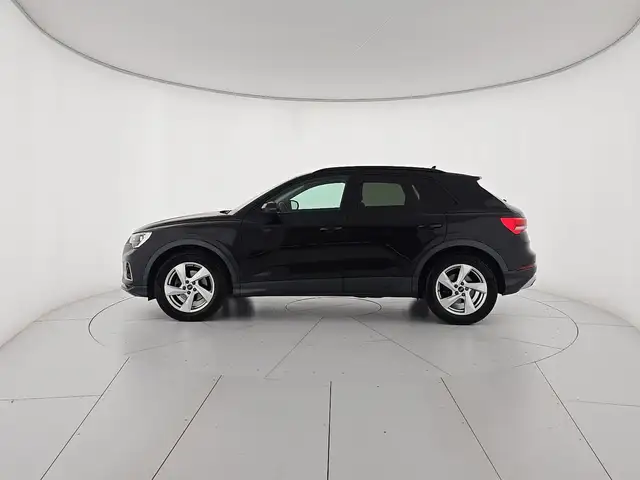 Audi Q3 view 2