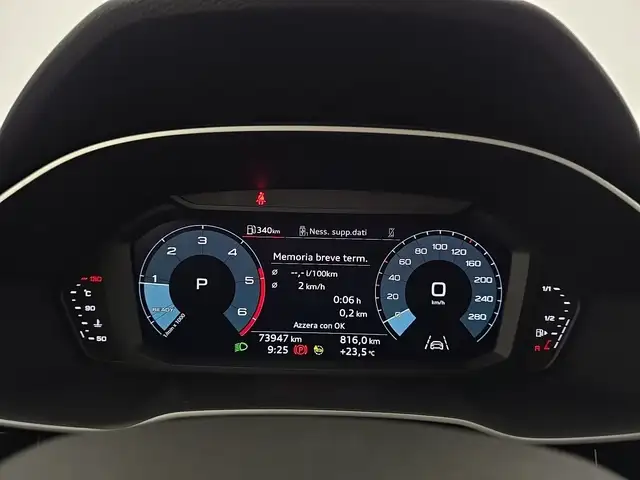 Audi Q3 view 15