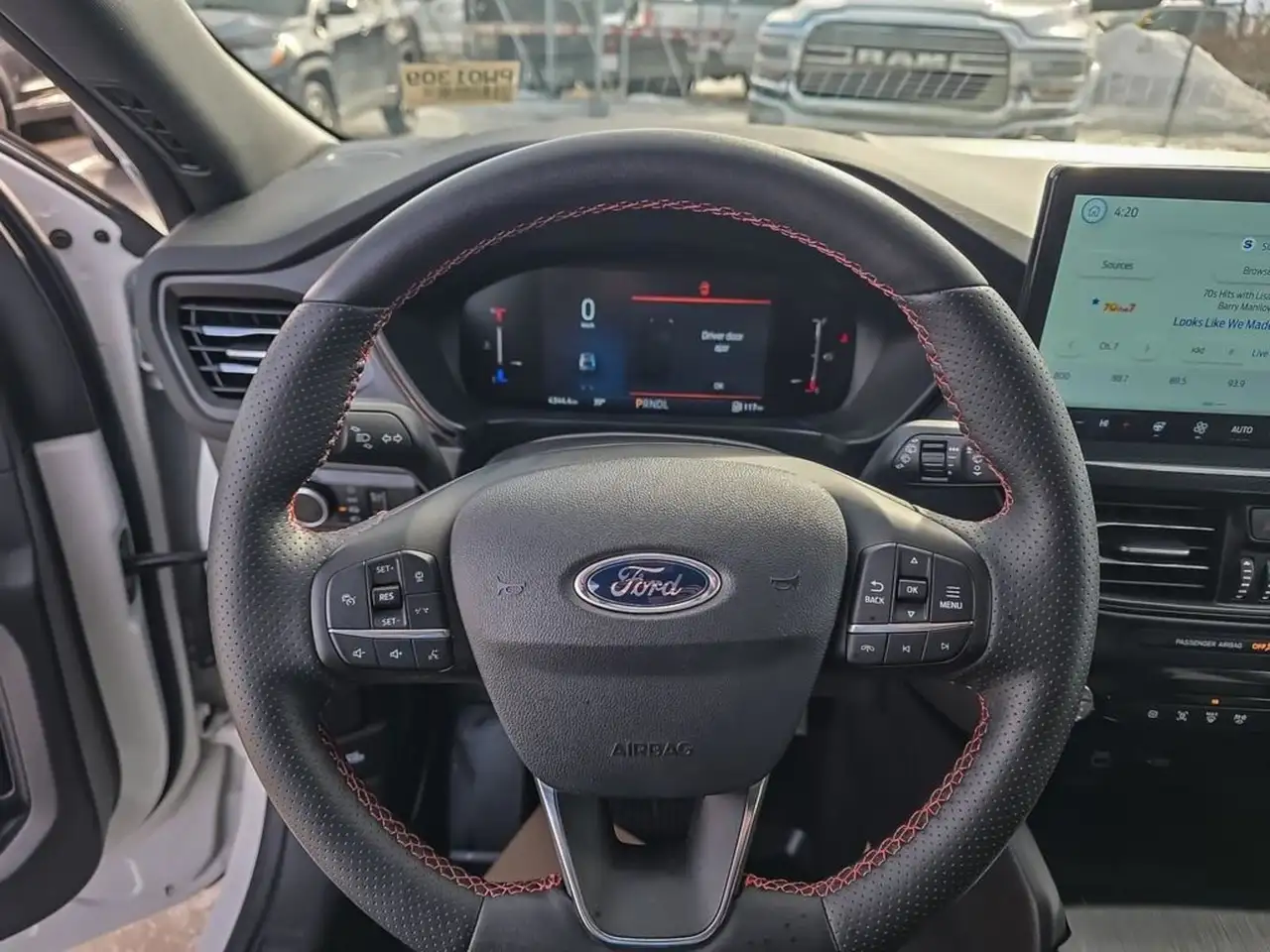 Ford Escape снимка Ford Escape
