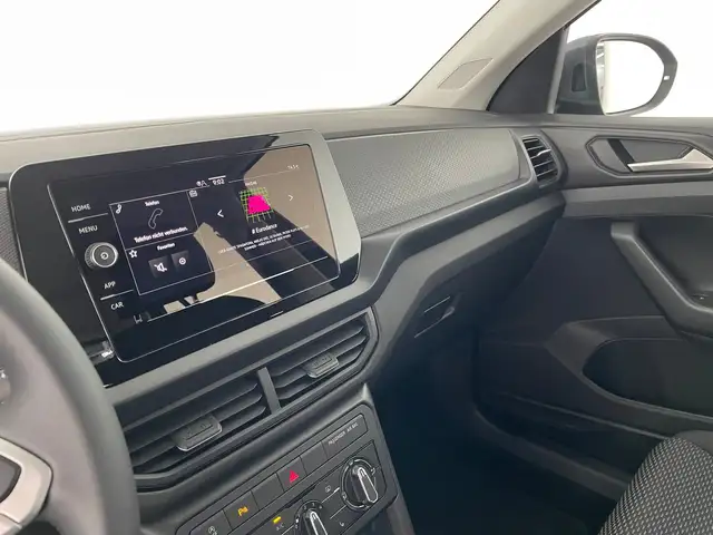 Volkswagen T-Cross view 9