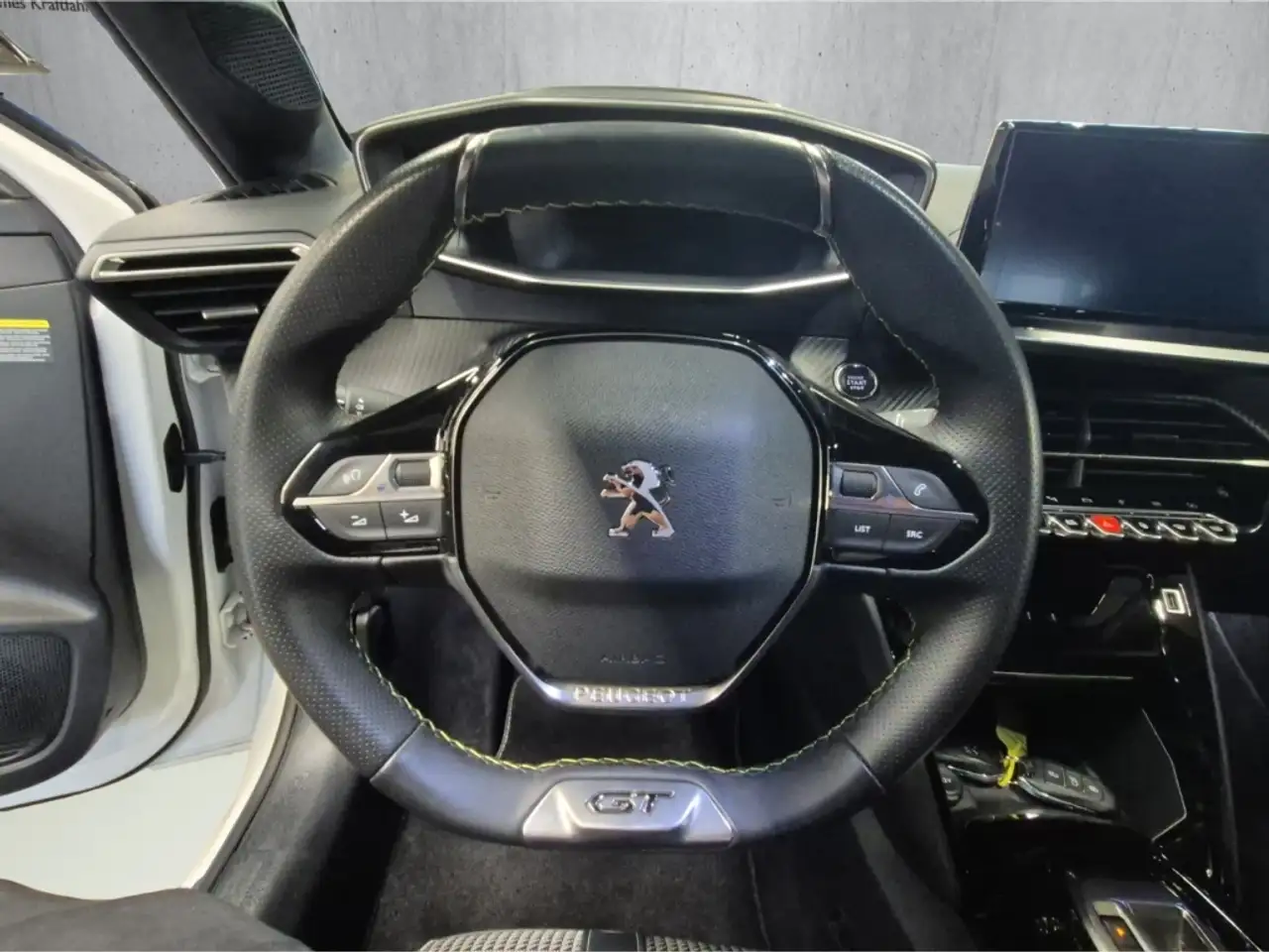 Peugeot 208 e- GT 136 PANO LED ACC SHZ Navi Digitales Cockpit 10