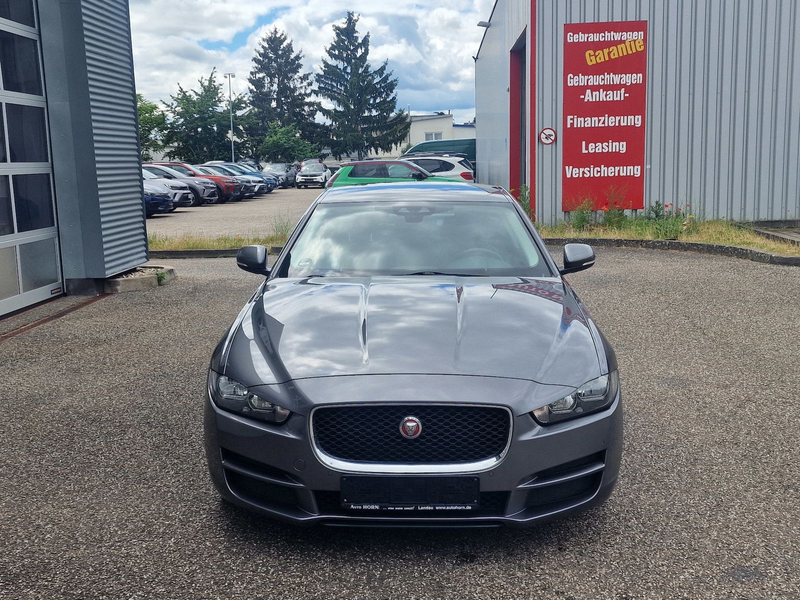 Jaguar XE Pure — photo 7