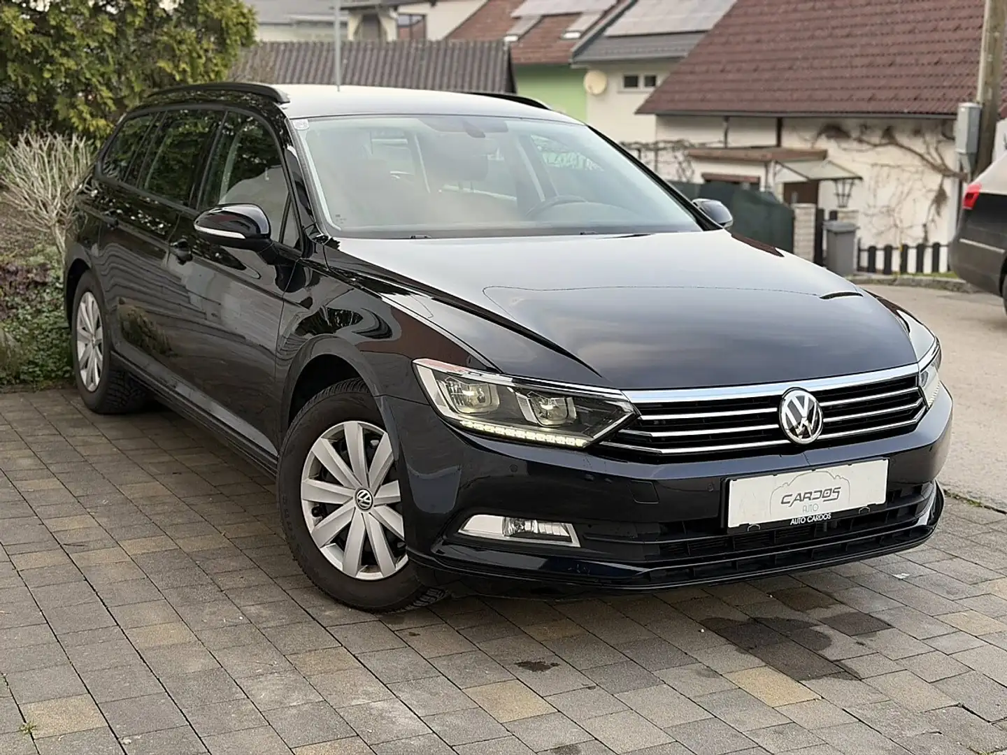 Volkswagen Passat Variant Comfortline 2,0 TDI SCR Schwarz - 1
