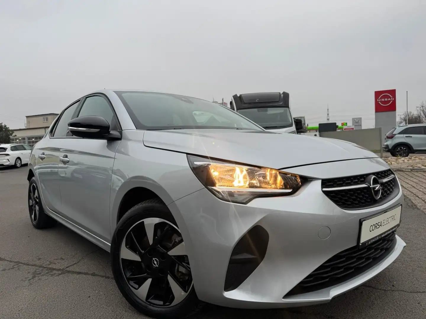 Opel Corsa F e Edition(136PS) PDC, SHZ, LHZ Argent - 1