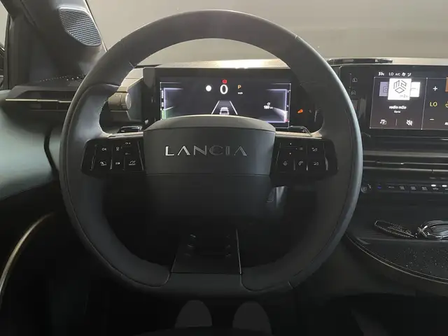 Lancia Ypsilon view 12