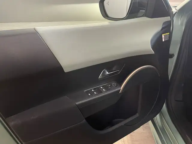 Lancia Ypsilon view 11