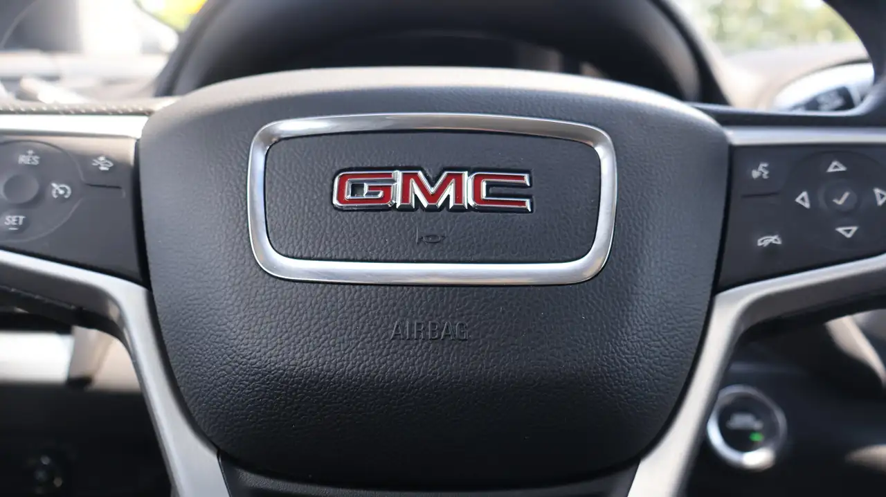 GMC Terrain photo GMC Terrain