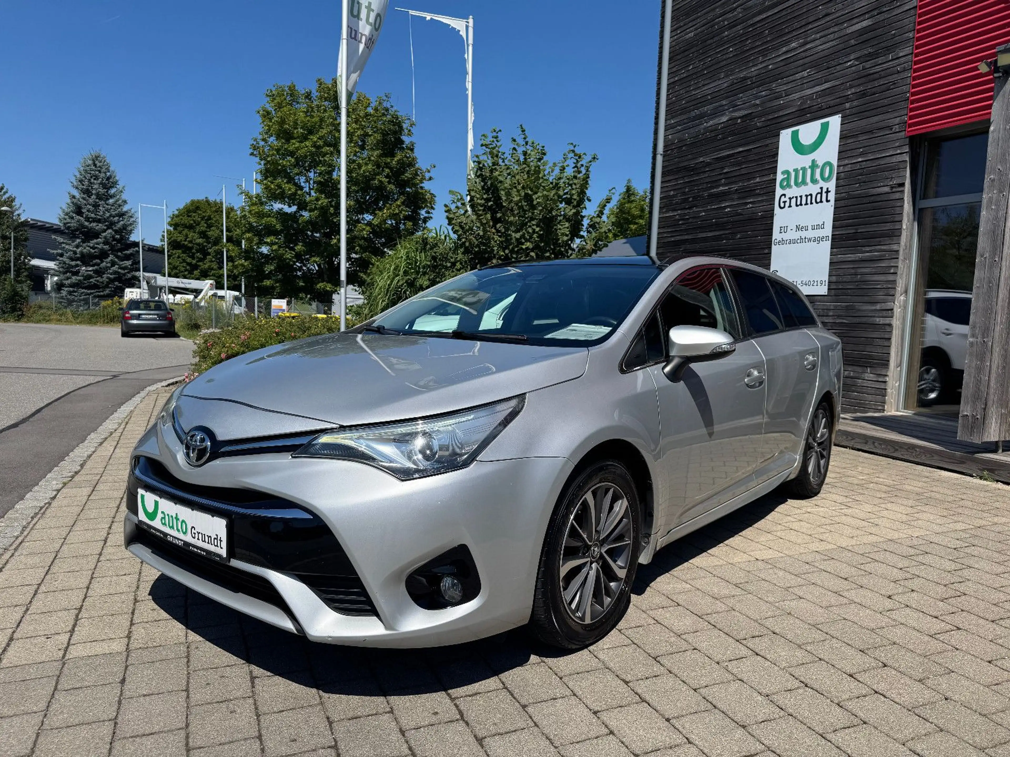 Toyota Avensis Touring Sports Executive Leder Panorama