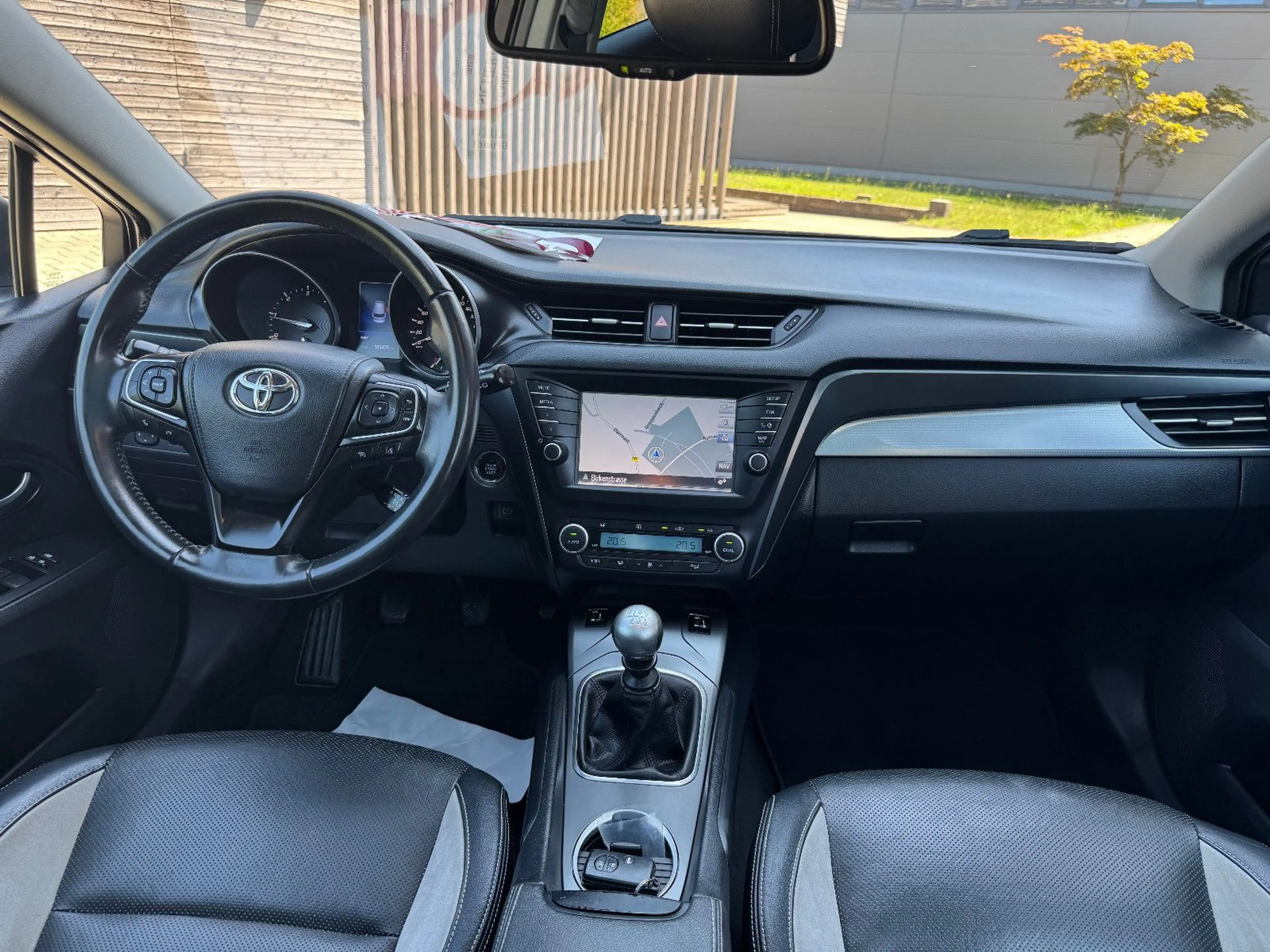 Toyota Avensis Touring Sports Executive Leder Panorama — photo 13