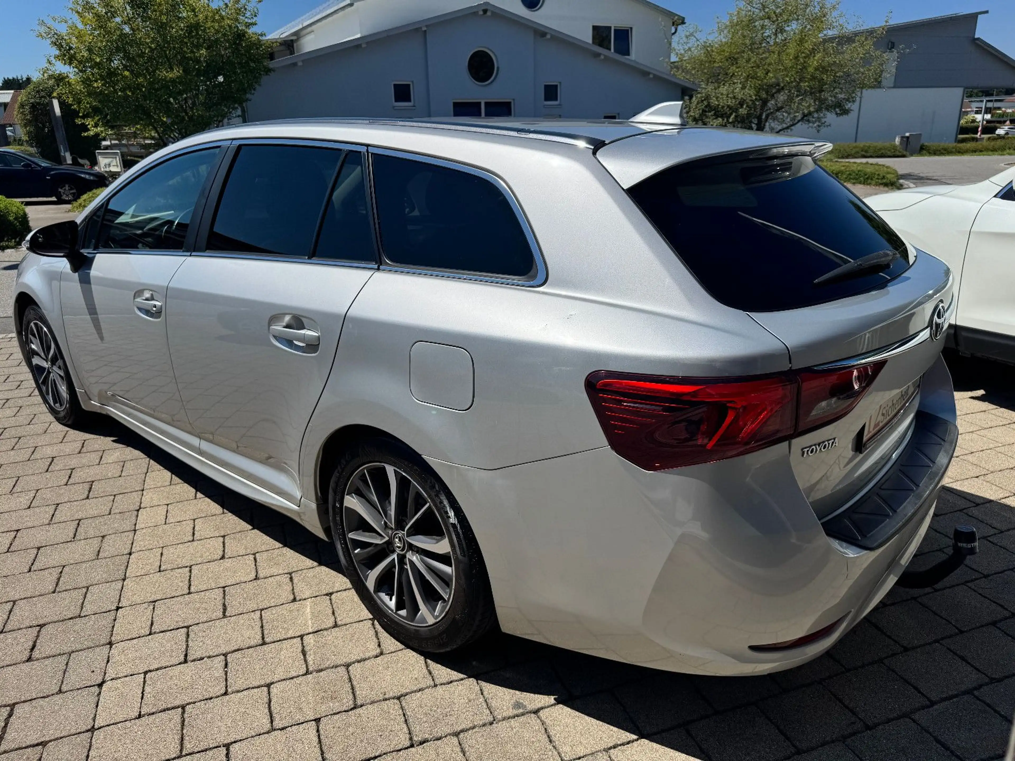 Toyota Avensis Touring Sports Executive Leder Panorama — photo 7