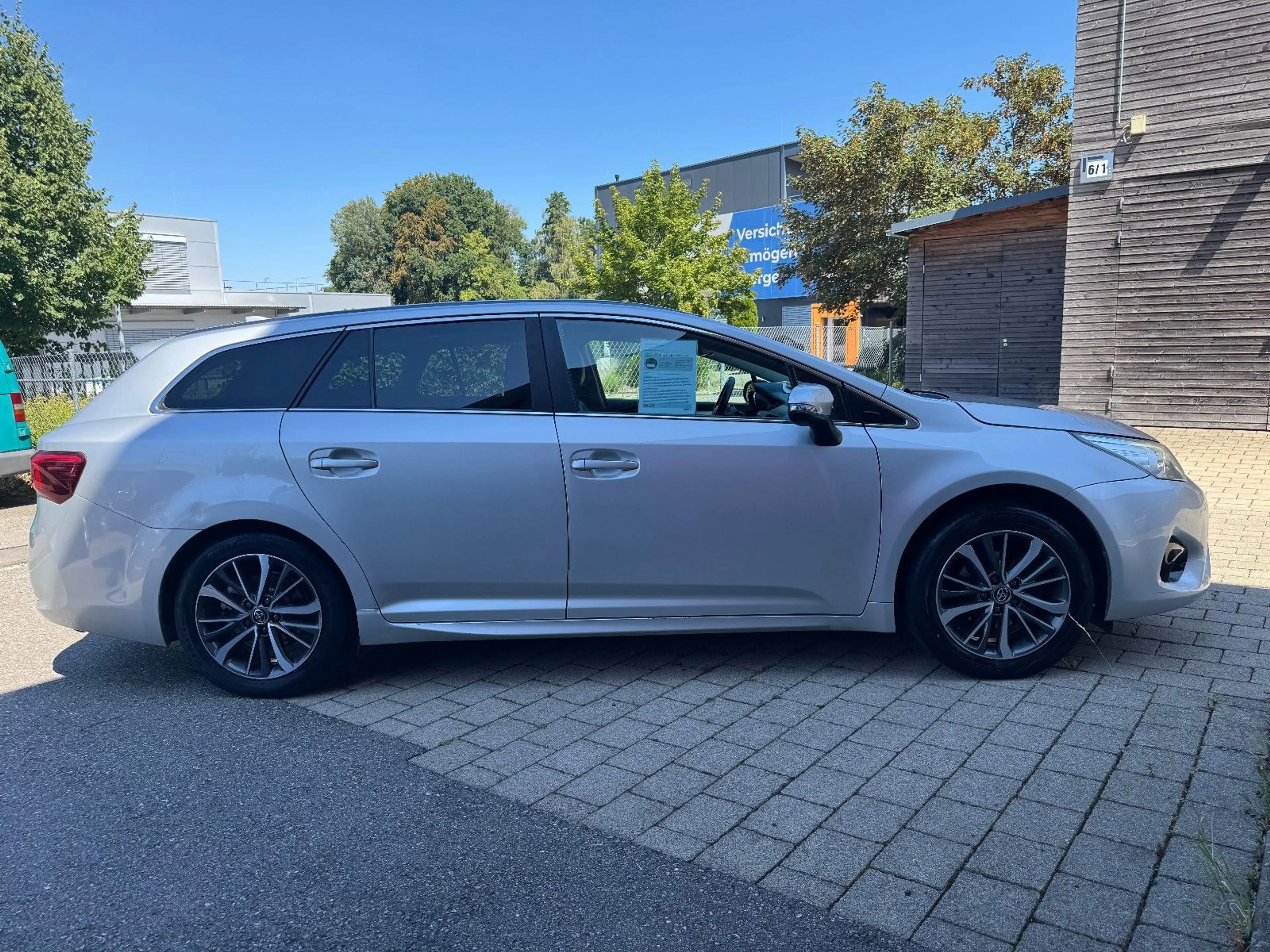 Toyota Avensis Touring Sports Executive Leder Panorama — photo 10