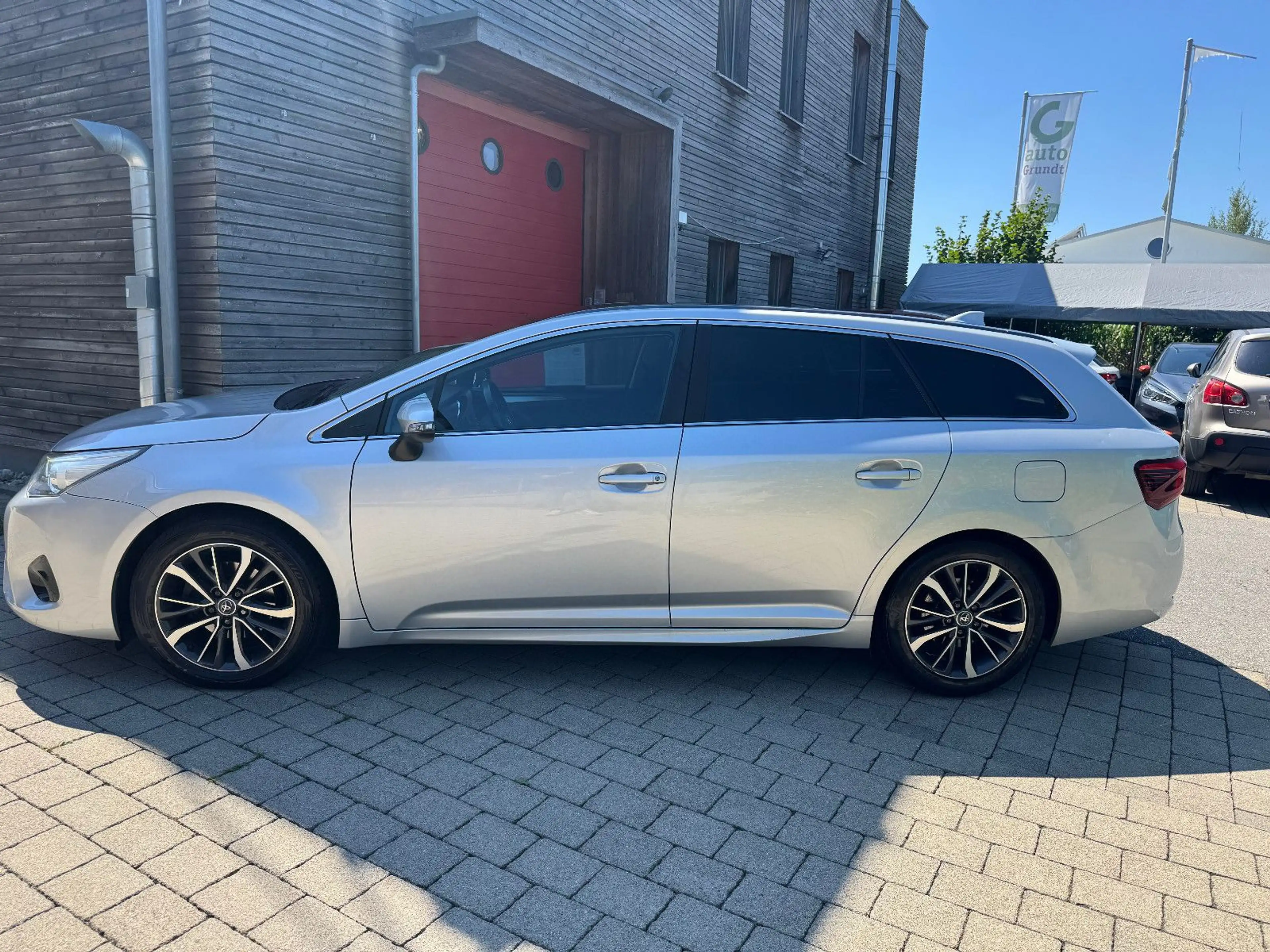 Toyota Avensis Touring Sports Executive Leder Panorama — photo 9
