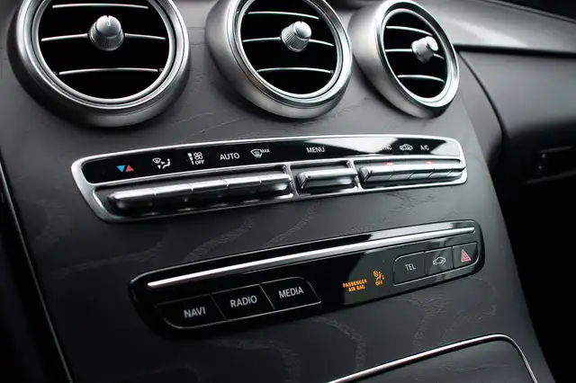 Mercedes-Benz C Class view 14
