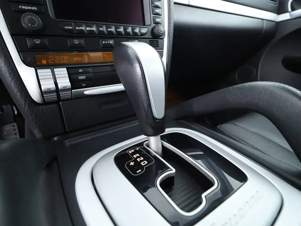 PORSCHE CAYENNE 3.2 TIPTRONIC TAGLIANDI PORSCHE ASI PASM 250 ch 4X4 BVA - SELLERIE CUIR - VOLANT EN CUIR