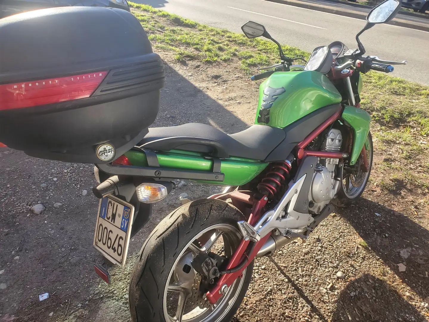 Kawasaki ER - 6 N Verde - 2