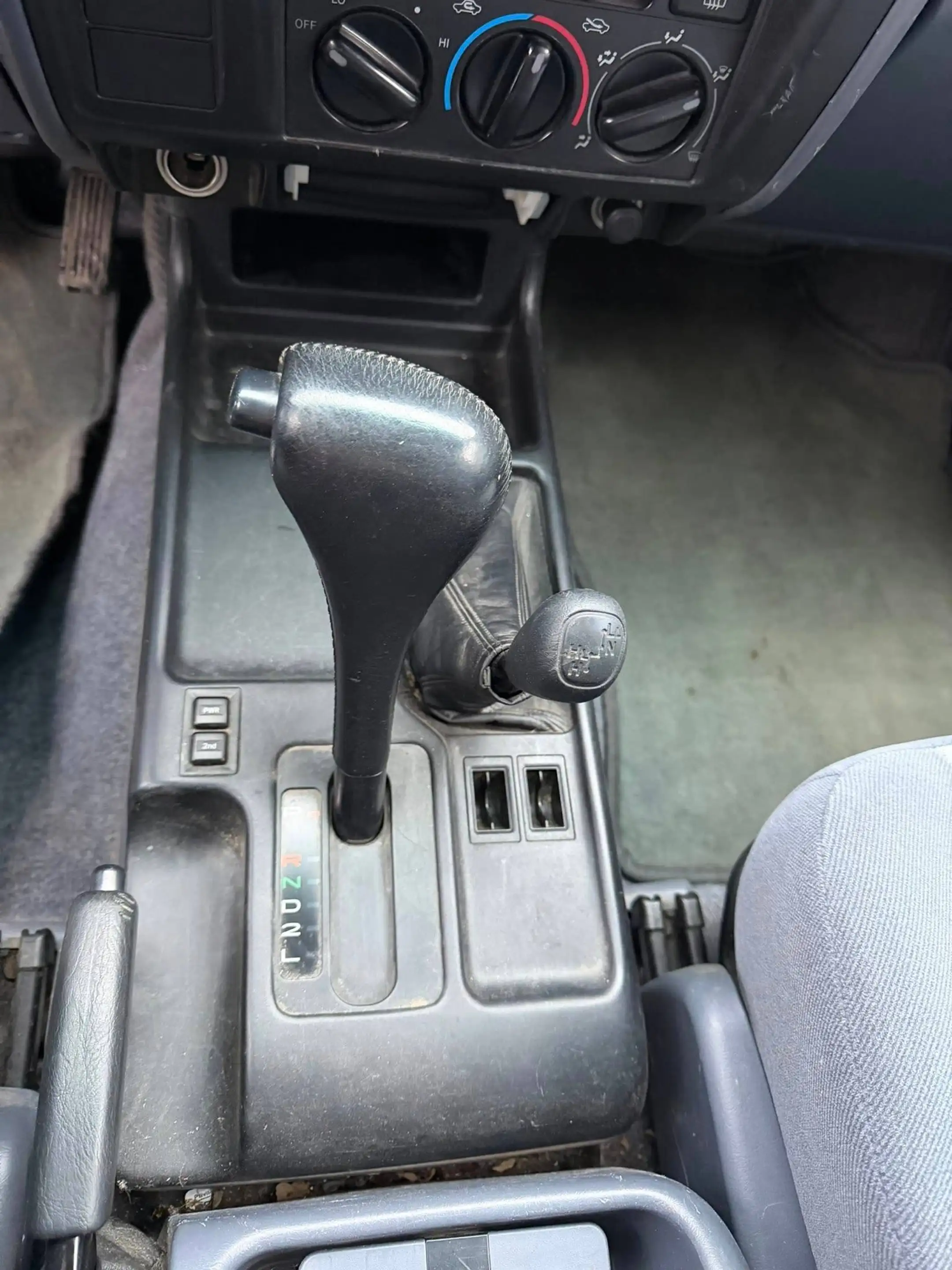 Toyota Land Cruiser 3 portes 5 places clim prix marchand — photo 9