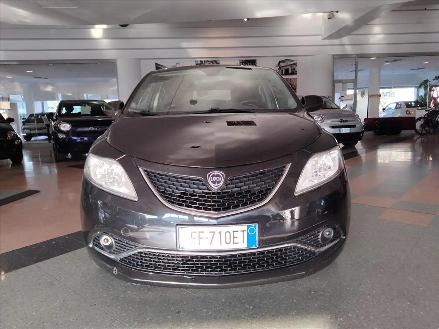 Lancia Ypsilon 1.2 69 CV 5 porte Gold Noir - 2