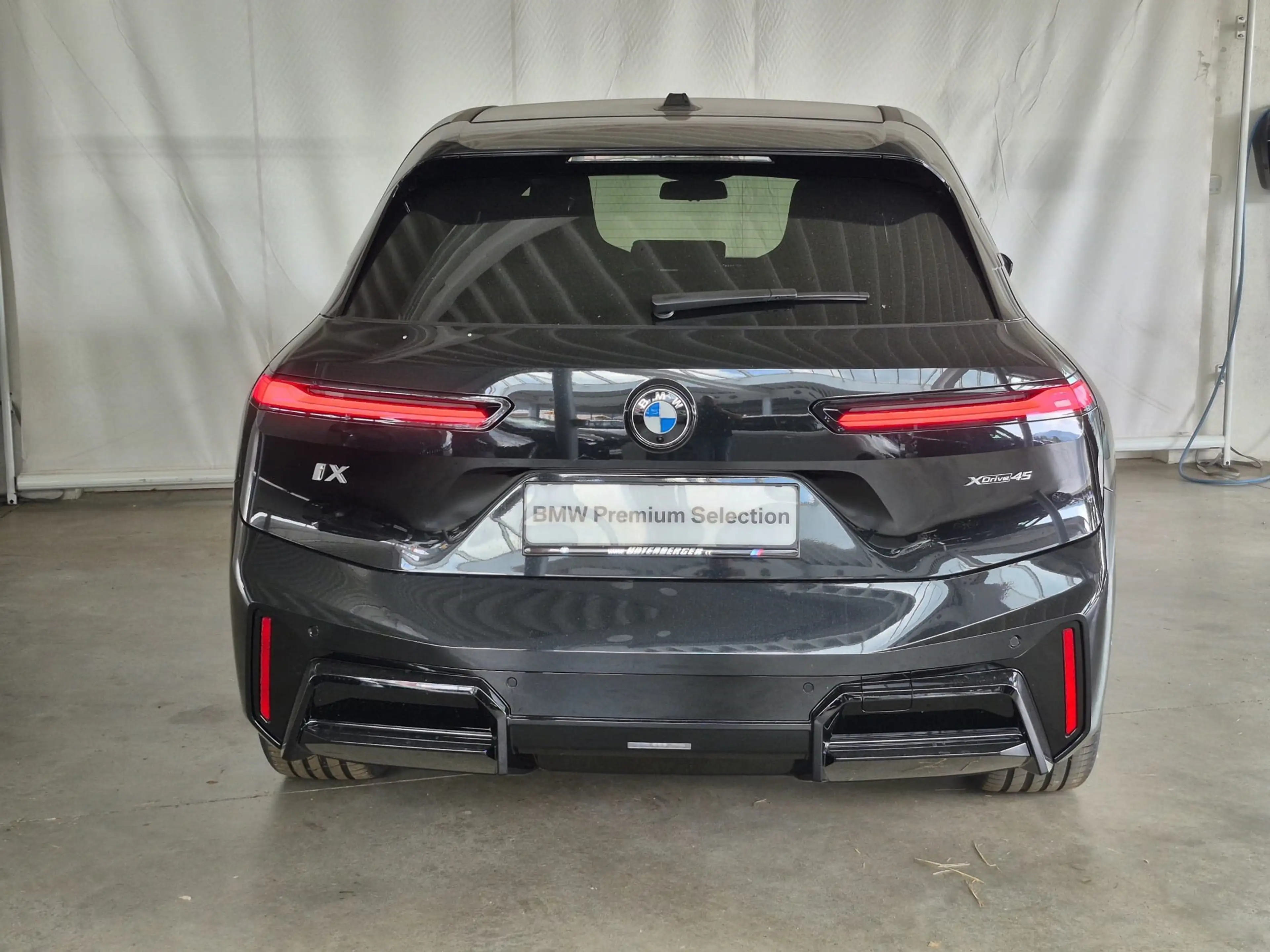 BMW iX xDrive45 M Sportpaket Pro / AHK — photo 5