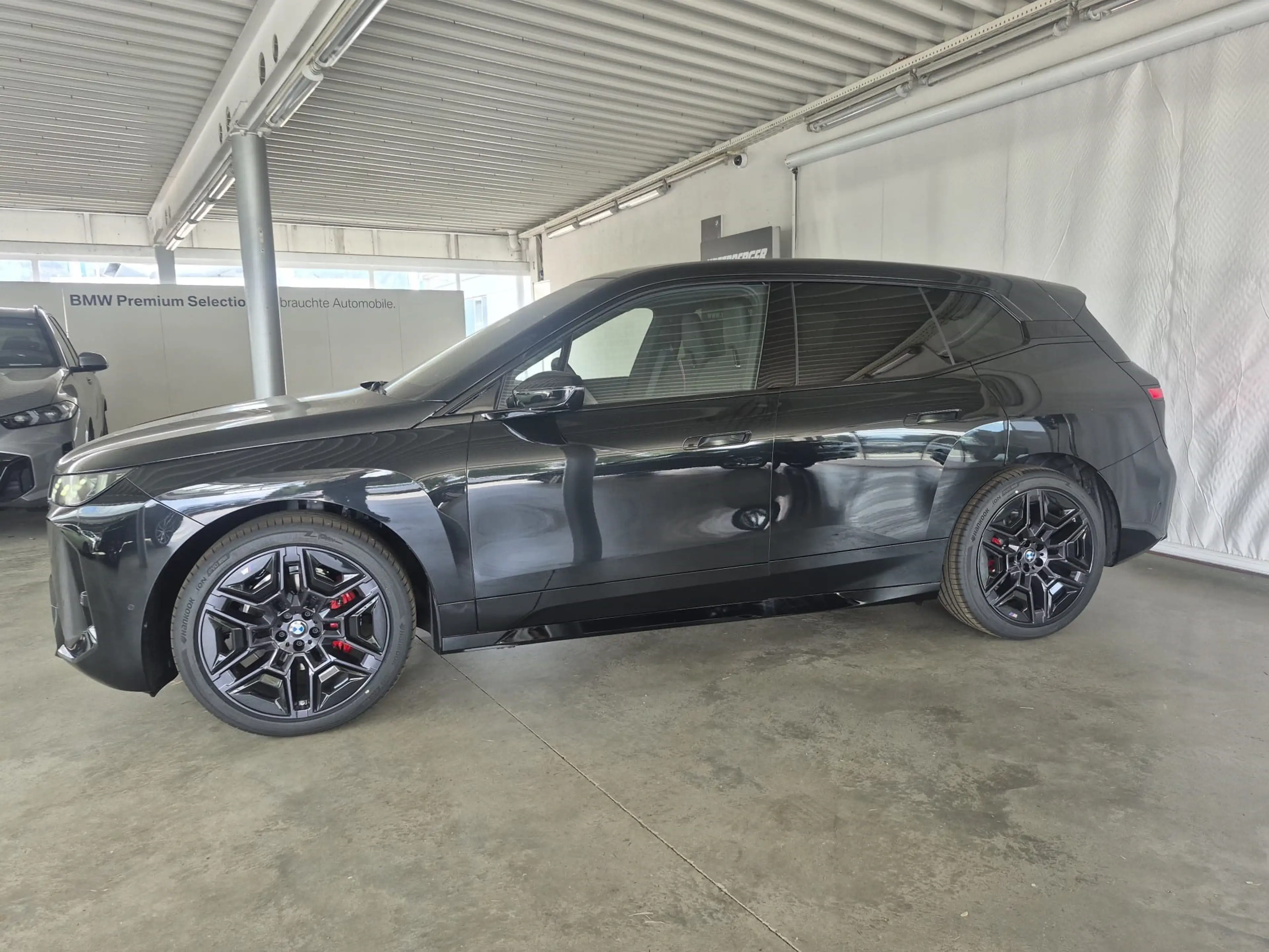 BMW iX xDrive45 M Sportpaket Pro / AHK — photo 3
