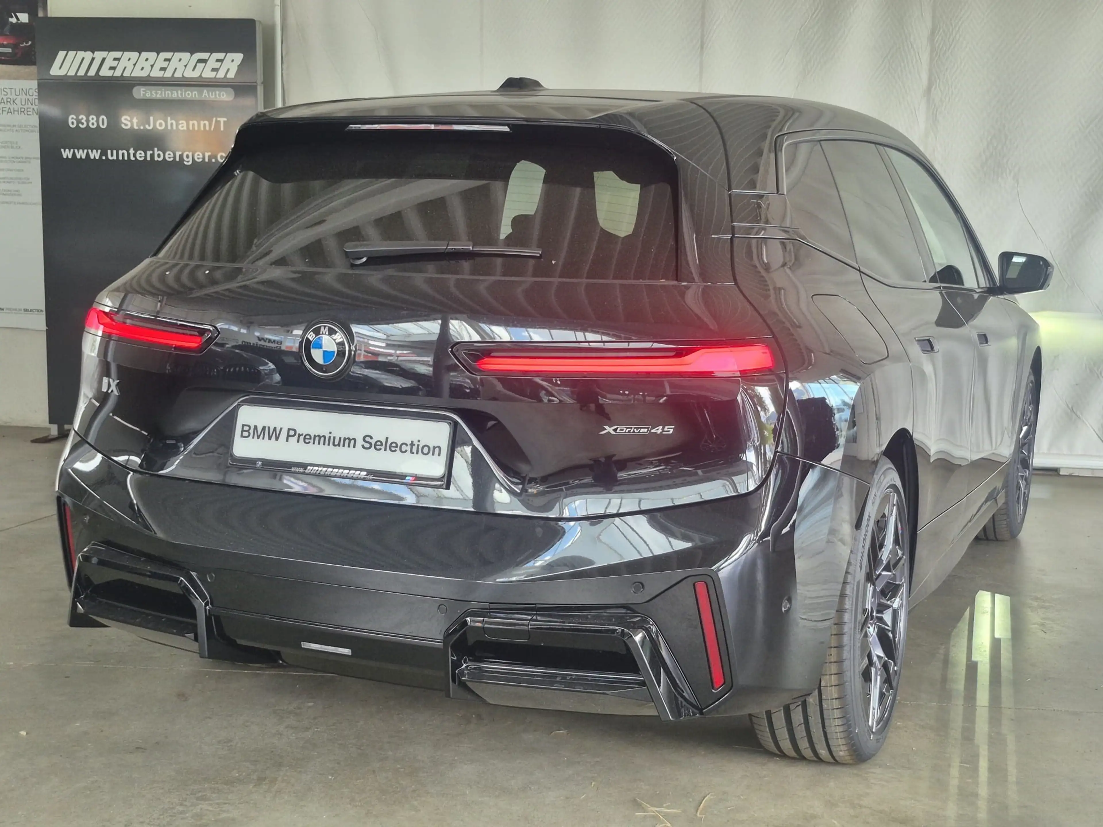 BMW iX xDrive45 M Sportpaket Pro / AHK — photo 4