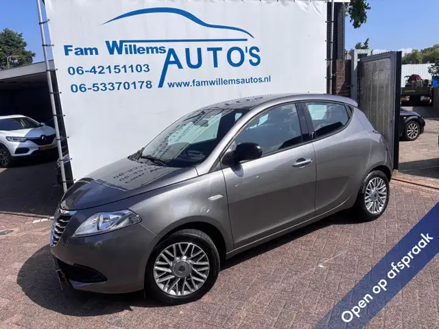 Lancia Ypsilon 0.9 TwinAir Silver +