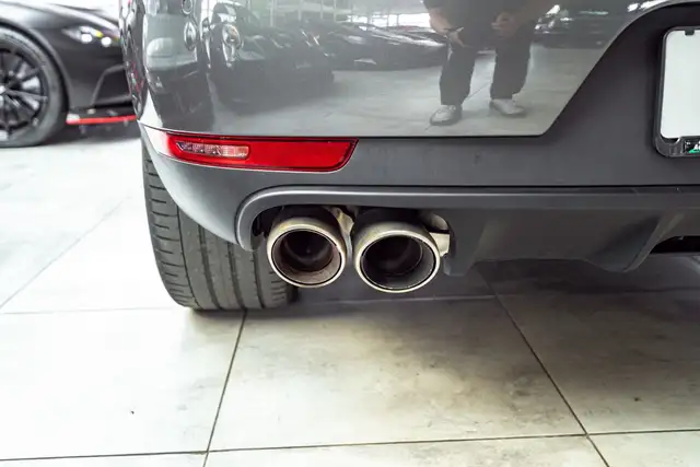Porsche Macan view 15