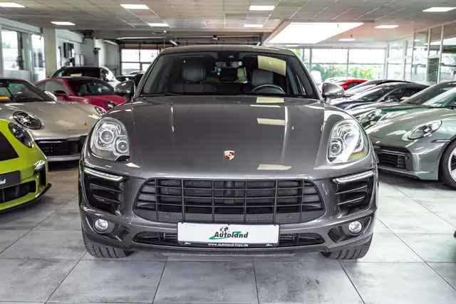 Porsche Macan view 2