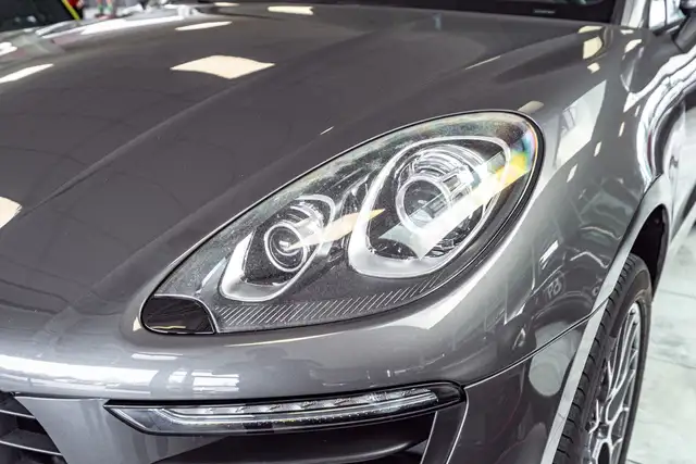 Porsche Macan view 11